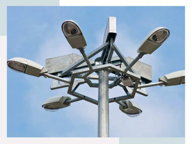 Монтаж осветительных мачт в Великих Луках